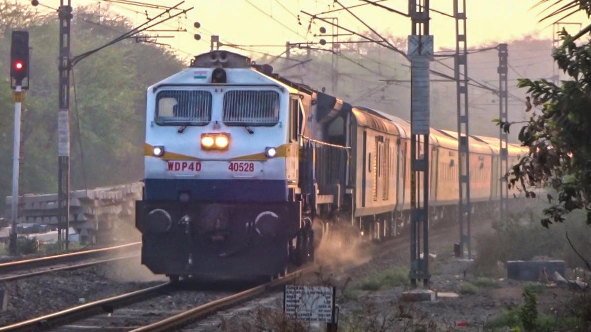 82653/YESVANTPUR-JAIPUR SF EXP